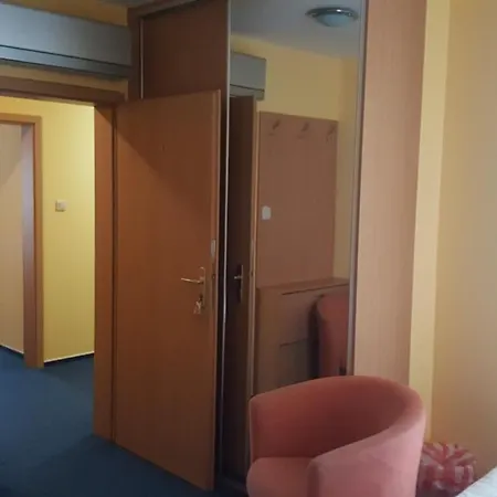 Lehár Panzió Alojamento de Acomodação e Pequeno-almoço *