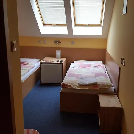 Alojamento de Acomodação e Pequeno-almoço Lehár Panzió *